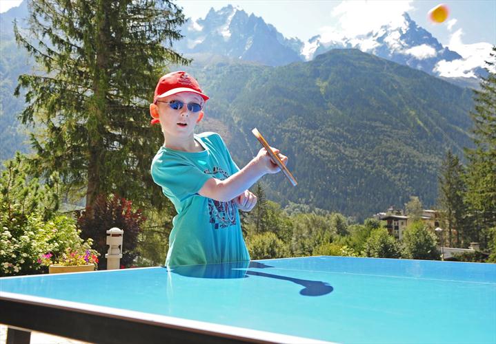 petit échauffement au ping pong pour Clément