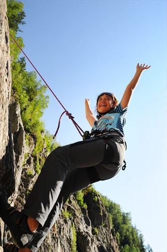 Maeva exulte dans la descente