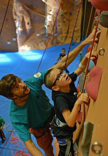 Mathys encouragé par notre guide Romain