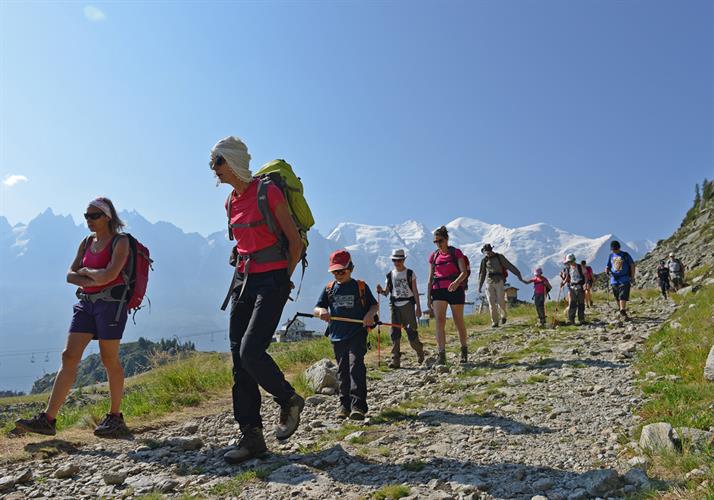 Nous longeons les montagnes : on les toucherait presque du doigt