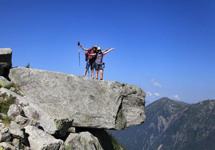 Théa et Axelle au début du chemin de traverse