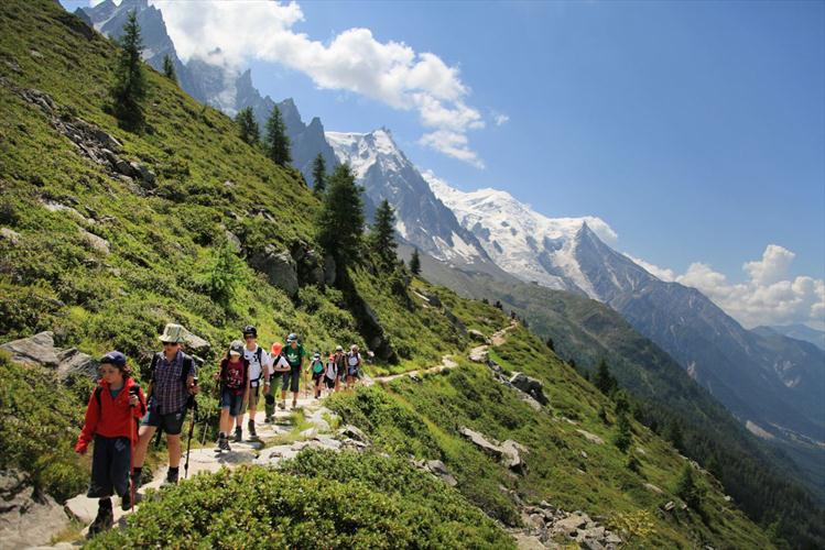belle traversée au miileu des rhododendrons