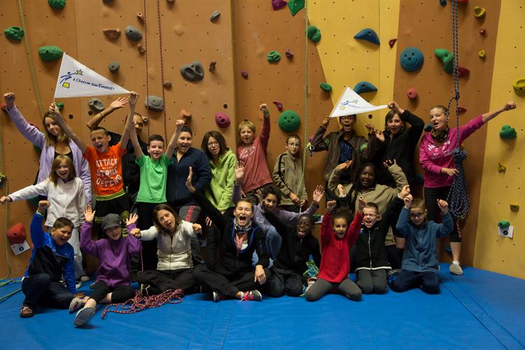 Petite photo de groupe dans la salle d