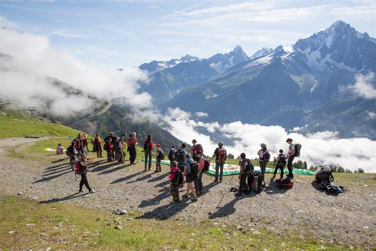 Arrêt émerveillement devant les parapentes