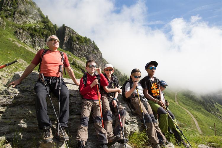 Roland, Thomas, Loic, Adrien, Mathias et Benjamin font une pause bronzette