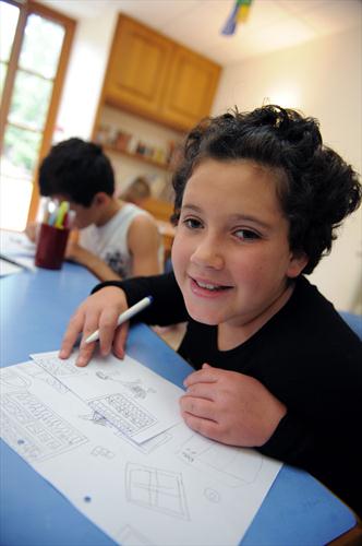 De magnifiques dessins accompagnent nos textes.