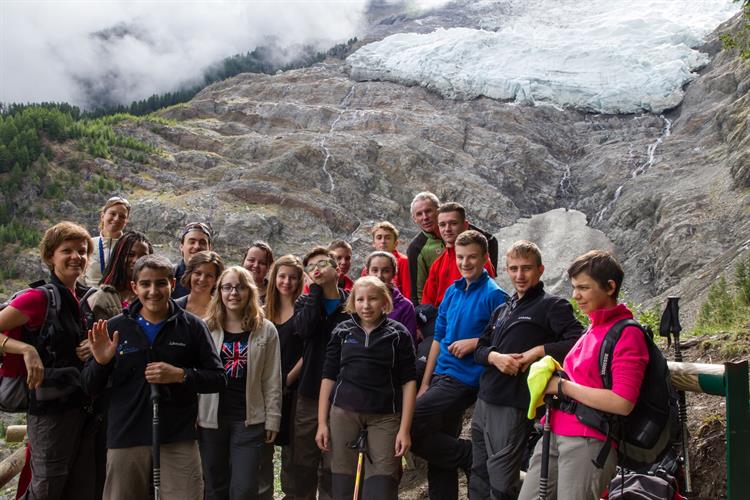 Photo de groupe devant le glacier